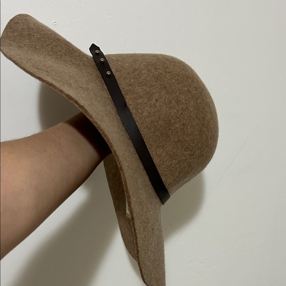 Halogen Tan Floppy Hat with Black Band - Picture 4 of 5